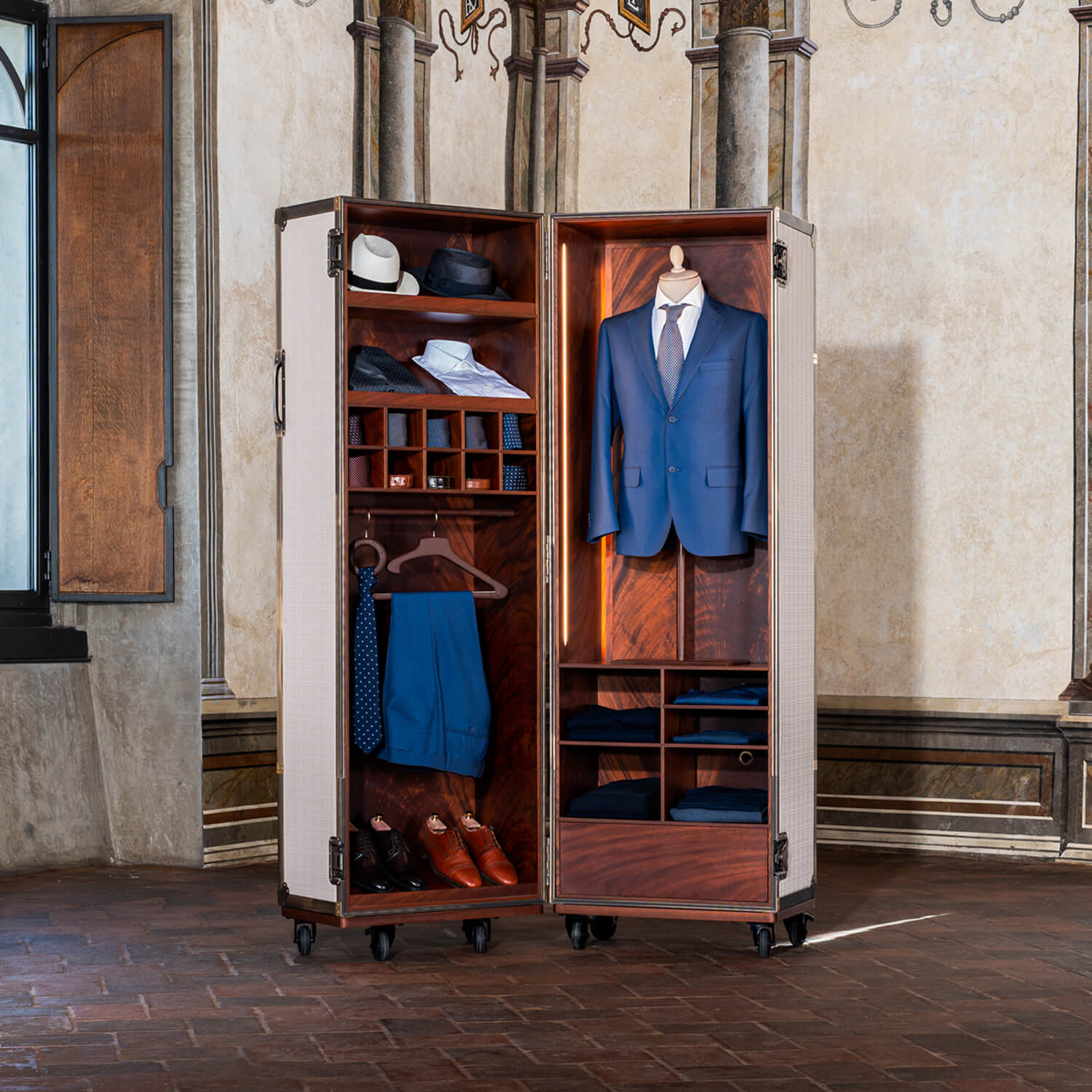 London Trunk Luxury bar cabinet laErre Trunks